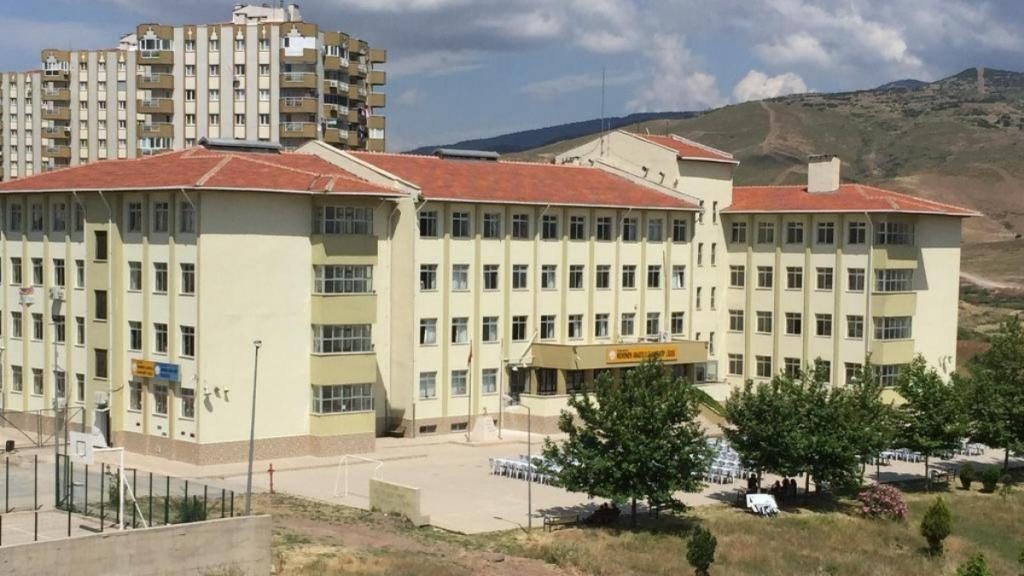 Menemen Anadolu İmam Hatip Lisesi